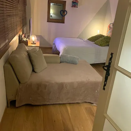 Au Calme Dans Maison Avec Vue Alloggio in famiglia