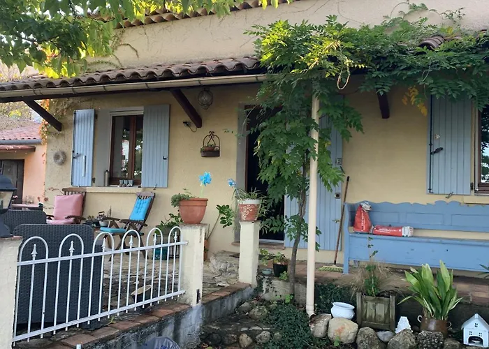 Au Calme Dans Maison Avec Vue Alloggio in famiglia *